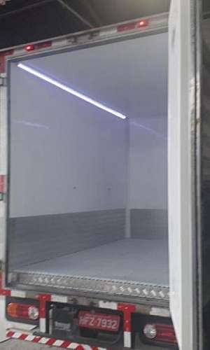 Reforma em carrocerias frigoríficas Reforma em carrocerias frigoríficas